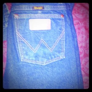 Traditional style Wranglers. Size 33×32